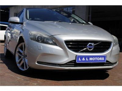 2015 Volvo V40 T4 Momentum Auto