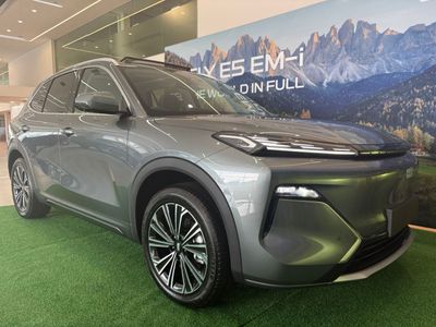 2026 Geely E5 EM-i Apex (Phev)