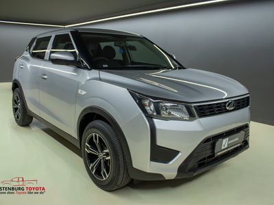 2023 Mahindra XUV 300 1.2T SE | W4