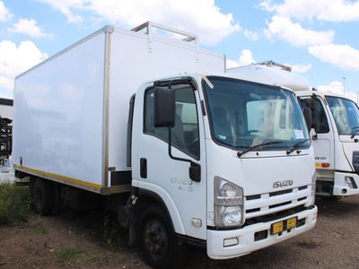 2016 Isuzu NPR 4 Ton Closed
