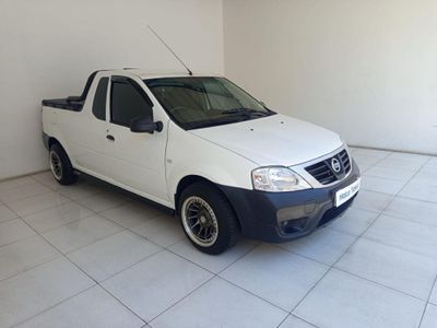 2023 Nissan NP200 1.6 A/C Safety Pack
