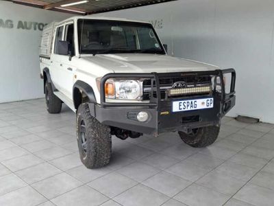 2013 Toyota Land Cruiser 79 4.0 Double-Cab