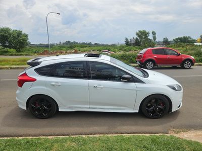 2014 Ford Focus 2.0 GTDi ST3 5-dr
