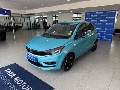 2026 TATA Tiago 1.2 XT Auto