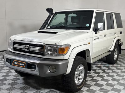 2014 Toyota Land Cruiser 76 4.5 D V8 Station Wagon