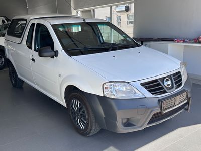 2022 Nissan NP200 1.6 A/C Safety Pack