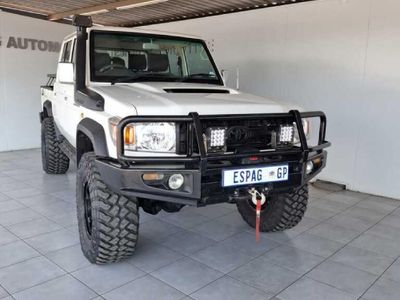 2015 Toyota Land Cruiser 79 4.5 D Double-Cab