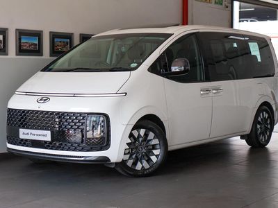2022 Hyundai Staria 2.2d Luxury Auto