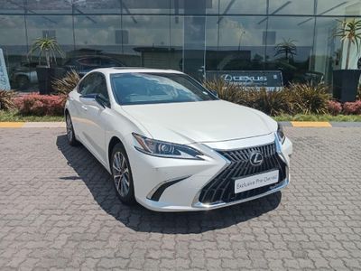 2025 Lexus ES 300h EX
