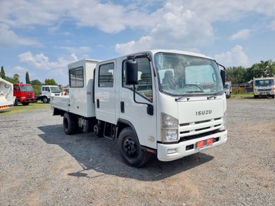 2018 Isuzu NPR 400 Crewcab Amt