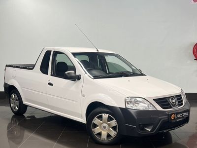 2023 Nissan NP200 1.6 A/C Safety Pack