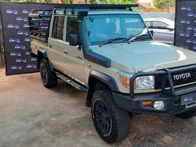 2013 Toyota Land Cruiser 79 4.0 Double-Cab