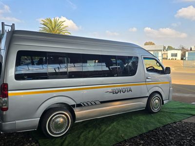 2007 Toyota Quantum 2.5 D-4D 14-seat