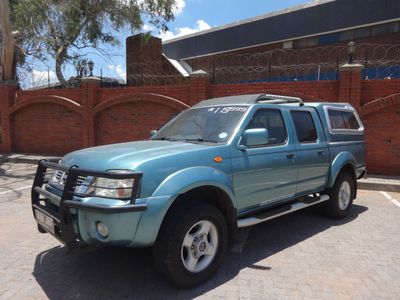 2002 Nissan Hardbody 2400i SE Double-Cab