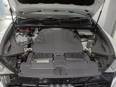 2020 Audi Q8 45 TDI quattro Auto