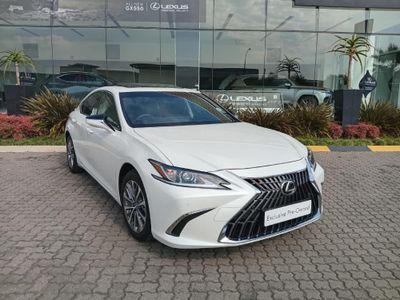 2026 Lexus ES 300h EX