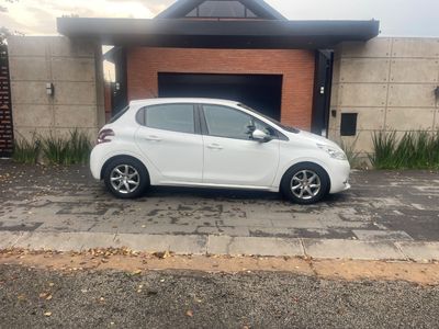 2014 Peugeot 208 Peugeot 208 HDi