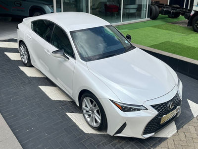 2021 Lexus IS 300h EX