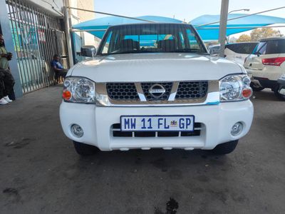 2017 Nissan NP300 2.4i 4x4 Double-Cab