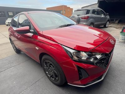 2025 Hyundai i20 1.4 premium Auto #LOWEST Km 2-TONE BARGAIN !!!