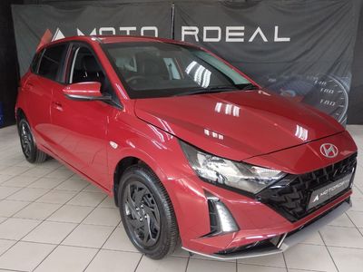 2025 Hyundai i20 1.4 premium Auto #LOWEST Km 2-TONE BARGAIN !!!