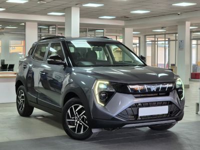2025 Mahindra XUV 3XO 1.2T AX5