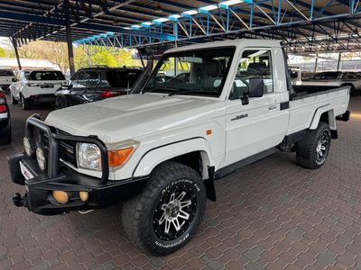 2012 Toyota Land Cruiser 79 4.0 Single-Cab