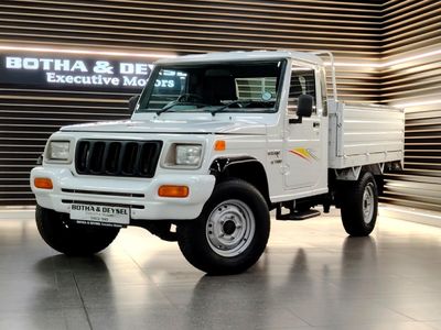 2022 Mahindra Bolero NEF Dropside