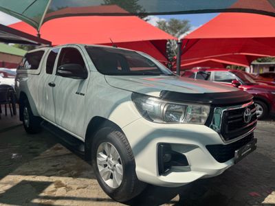 2017 Toyota Hilux 2.4 GD-6 Raised Body SRX Extended Cab