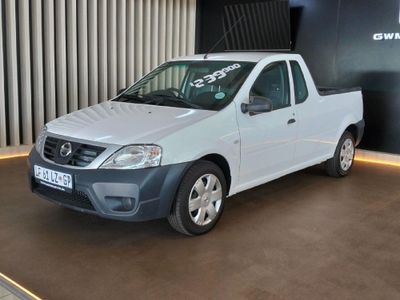 2023 Nissan NP200 1.6 A/C Safety Pack