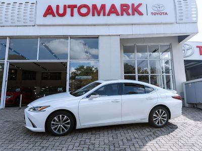 2021 Lexus ES 300h EX