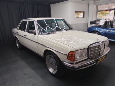 1981 Mercedes-Benz E-Class 230