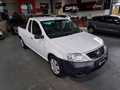 2022 Nissan NP200 1.6 A/C Safety Pack