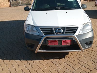 2017 Nissan NP200 1.6 A/C Safety Pack