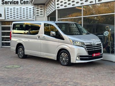 2023 Toyota Quantum 2.8 VX 9-seat