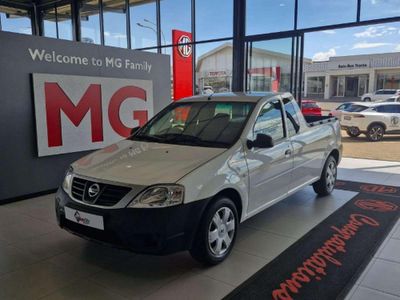 2022 Nissan NP200 1.6 A/C Safety Pack