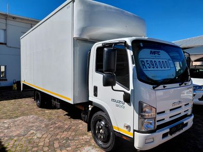 2022 Isuzu NQR VANBODY with taillift