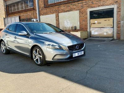 2016 Volvo V40 D4 Momentum Auto