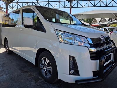 2023 Toyota Quantum 2.8 GL 11-seat