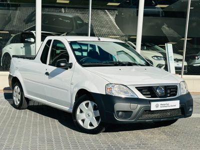 2022 Nissan NP200 1.6 A/C Safety Pack