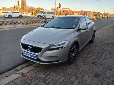 2019 Volvo V40 D4 -Auto