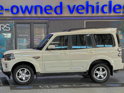 2017 Mahindra Scorpio 2.2 mHawk 4x4 8-seat | S10