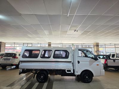 2022 Hyundai H100 Bakkie 2.6D AIRCON Dropside (Diesel, Manual)