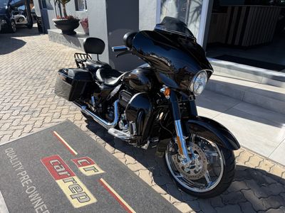 2015 Harley Davidson CVO Street Glide CVO 110ci