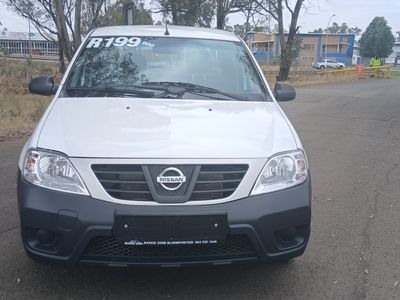 2023 Nissan NP200 1.6 A/C Safety Pack