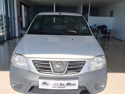 2023 Nissan NP200 1.6 A/C Safety Pack