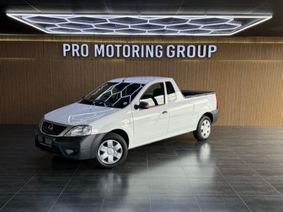 2022 Nissan NP200 1.6 A/C Safety Pack