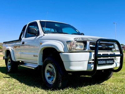 2001 Toyota Hilux 2700i Raider 4x4 Single-Cab