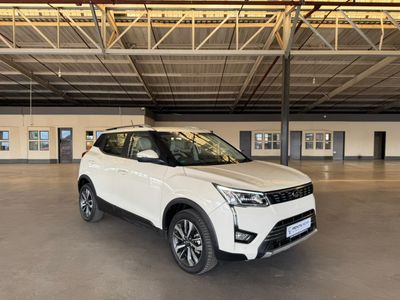 2019 Mahindra XUV 300 1.5D | W8