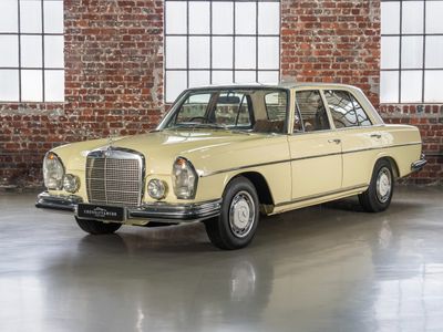 1970 Mercedes-Benz W108 280s